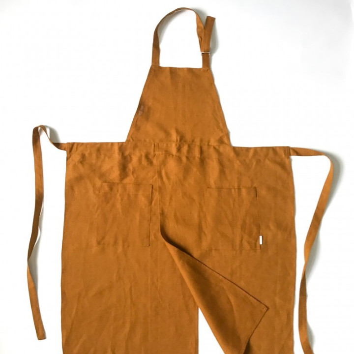 Apron for ceramics II-by Lennea