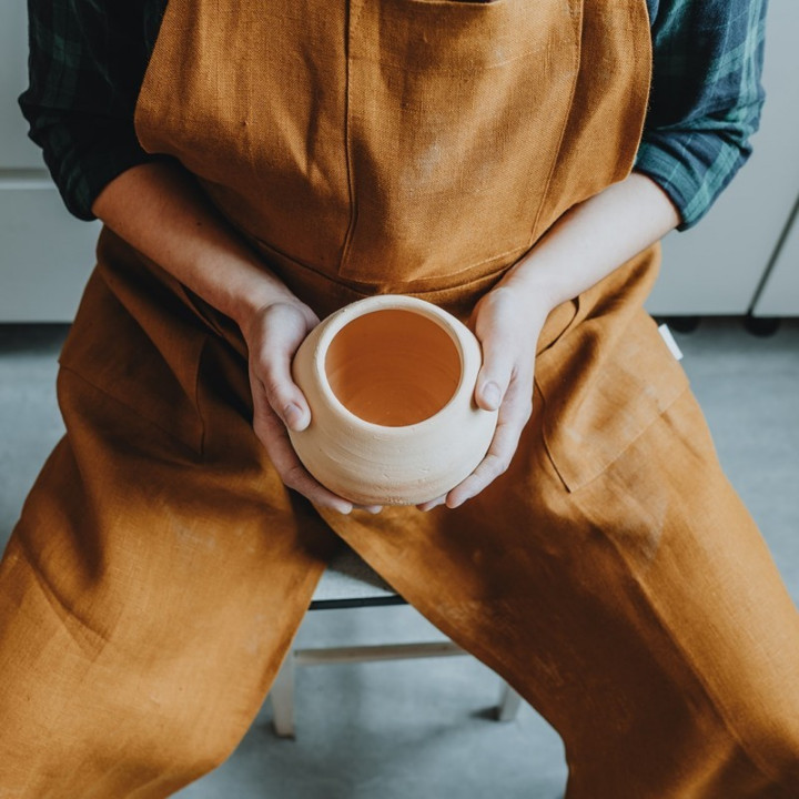 Apron for ceramics II-by Lennea