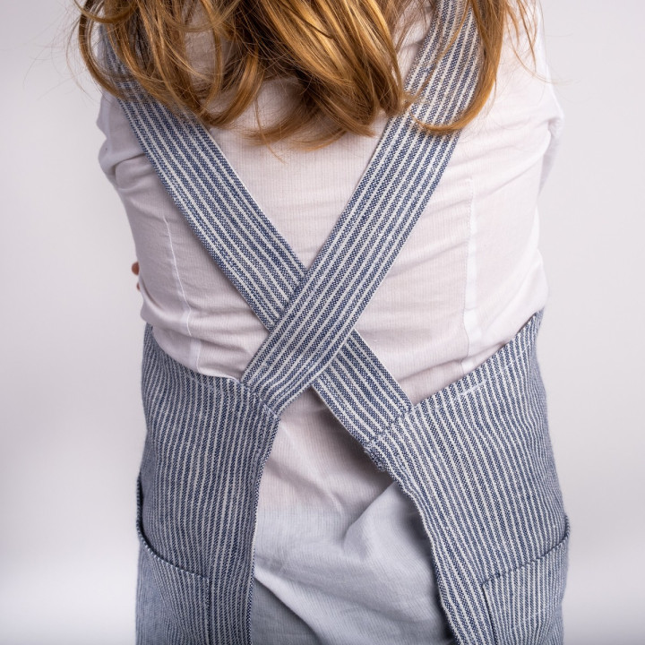 Lotta children's apron (navy blue stripes) - with braces