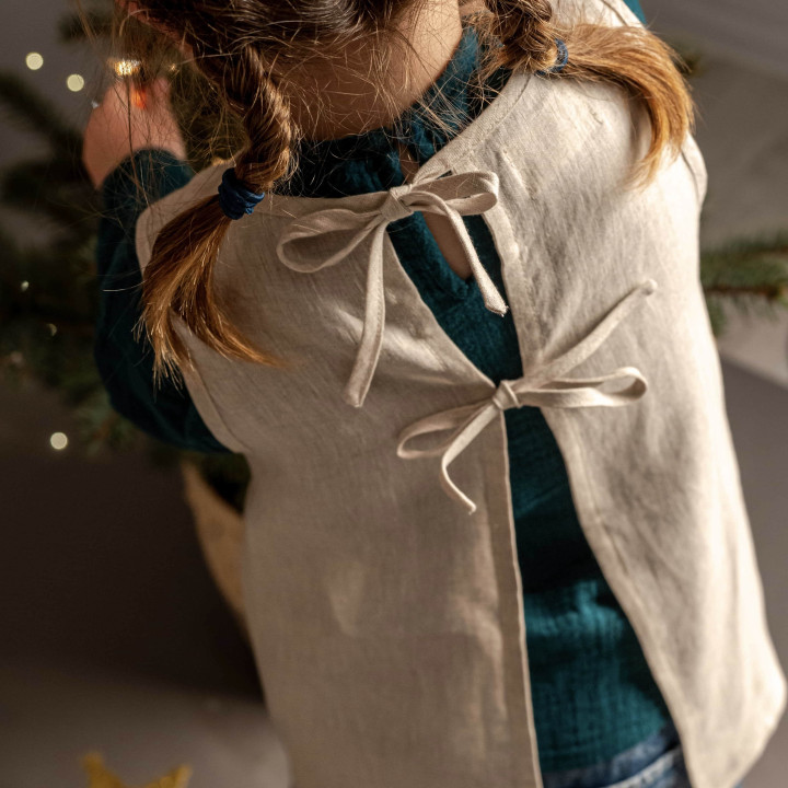 Kerstin children's linen apron - tied