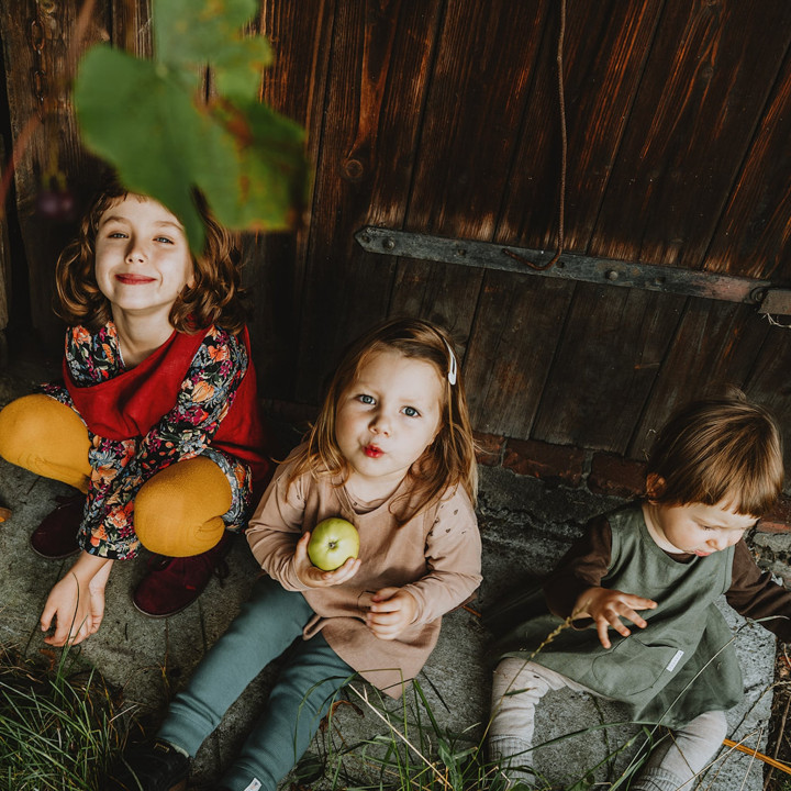 Kerstin children's apron (olive)