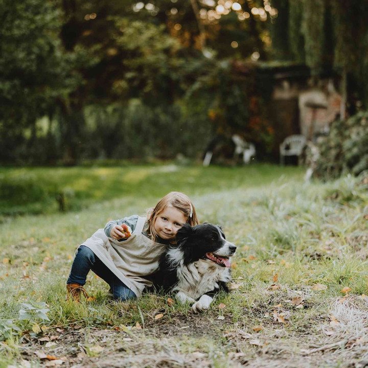 Lotta children's apron (natural) - with braces