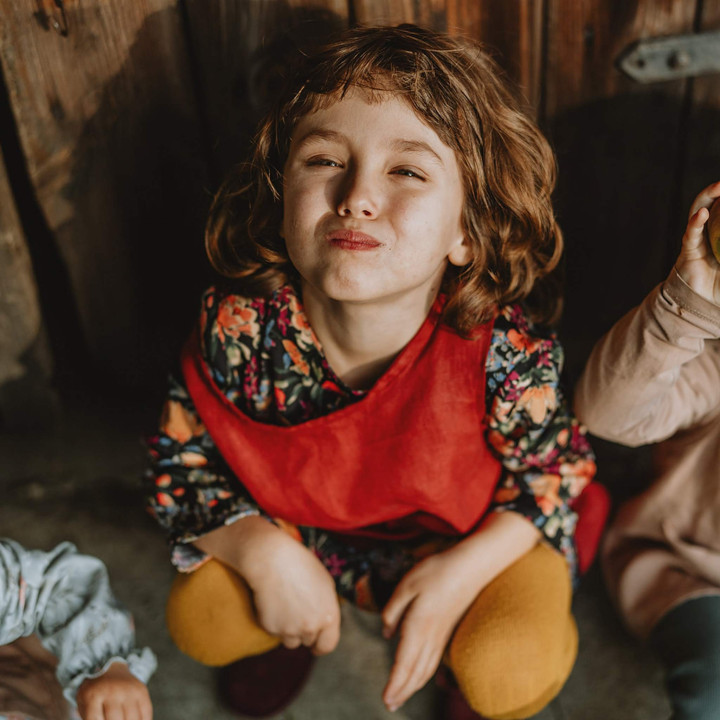 Kerstin children's apron (cherry)