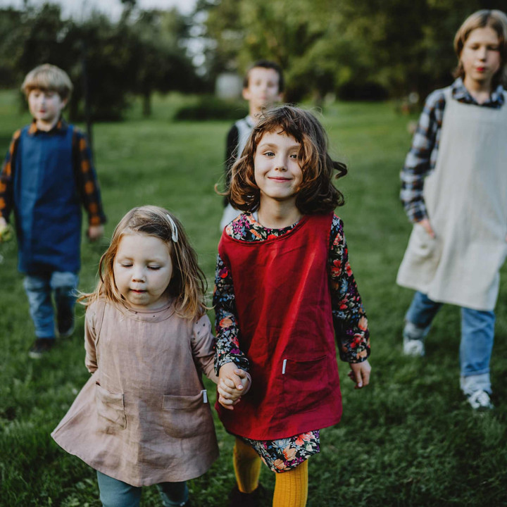 Kerstin children's apron (cherry)