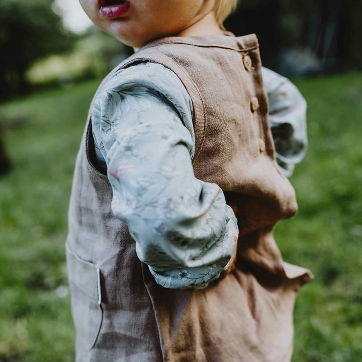 Kerstin children's apron (walnut)