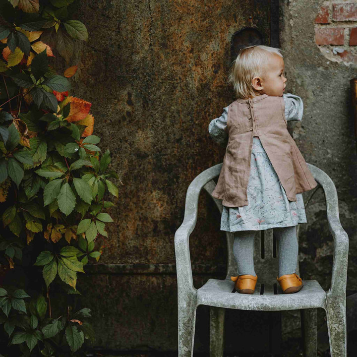 Kerstin children's apron (walnut)
