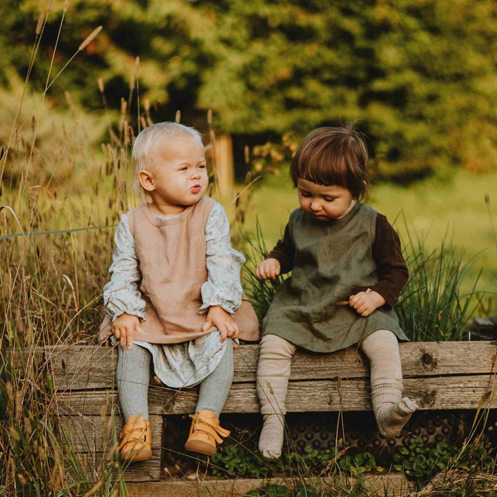 Kerstin children's apron (walnut)