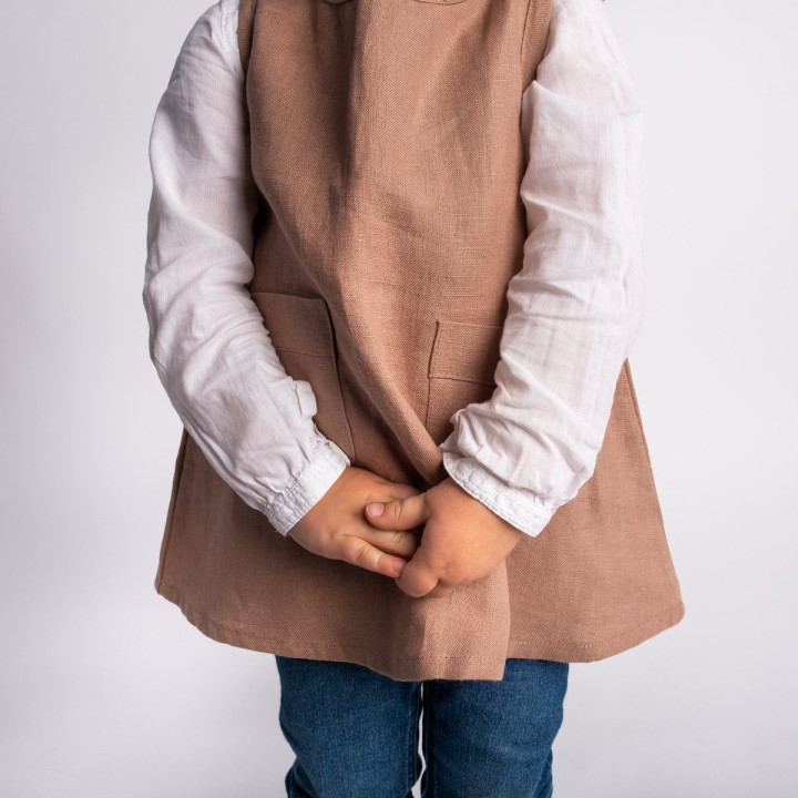Kerstin children's apron (walnut)