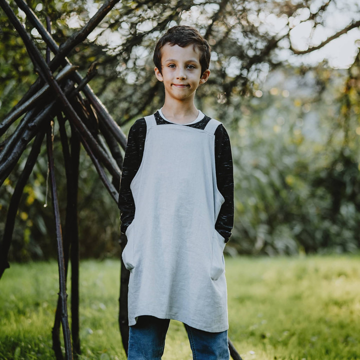 Lotta children's apron (ash grey) - with braces