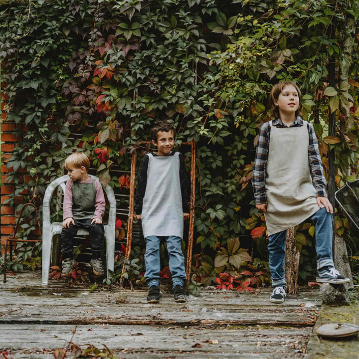 Lotta children's apron (ash grey) - with braces