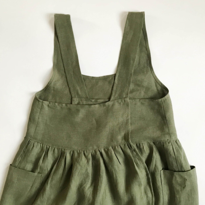 Mia dress apron in olive - 100% linen
