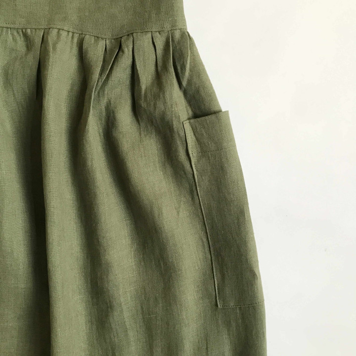 Mia dress apron in olive - 100% linen