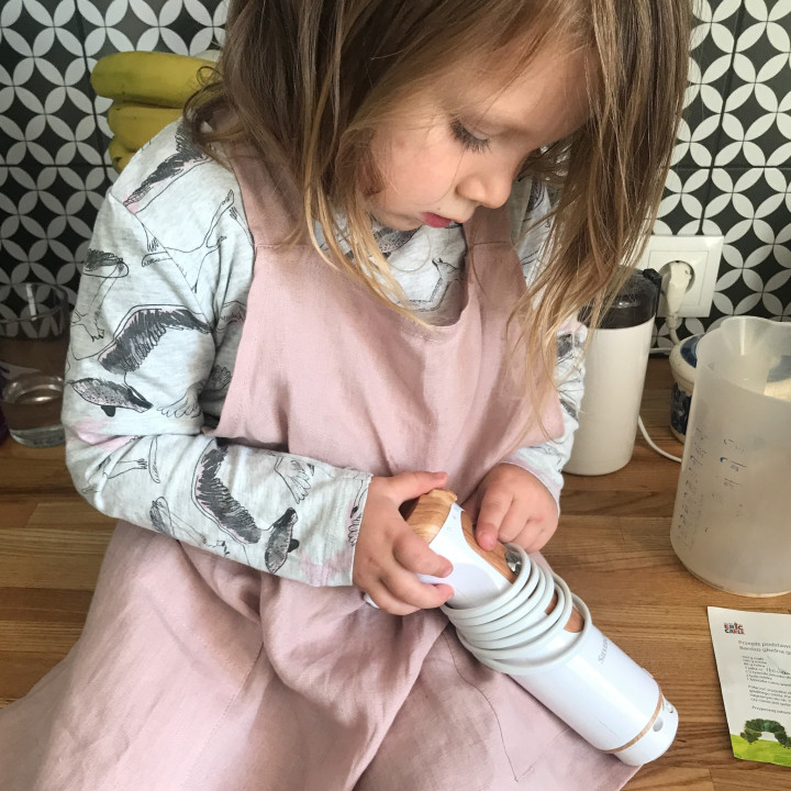 Lotta children's apron (powder pink)