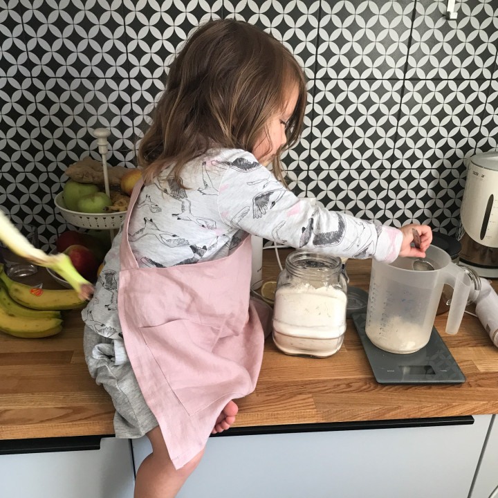 Lotta children's apron (powder pink)
