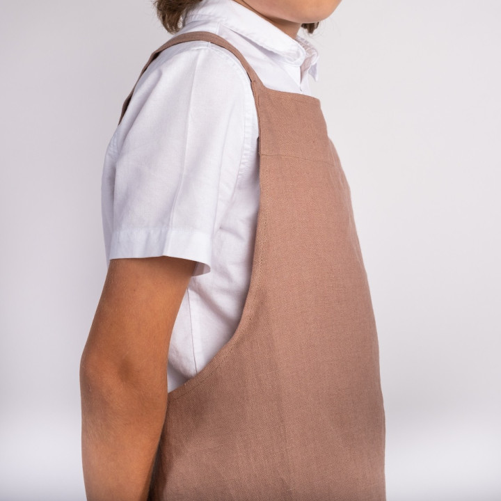 Lotta children's apron (walnut) - with braces