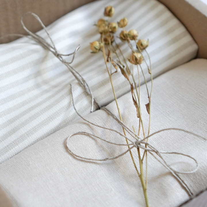Linen cloth (natural stripes)