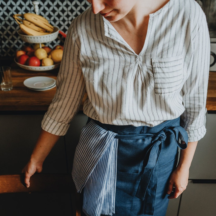 Linen cloth (blue stripes)