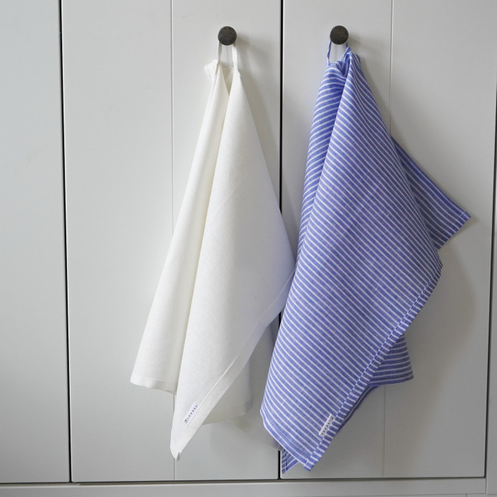 Linen cloth (blue stripes)