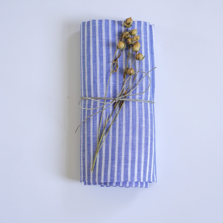 Linen cloth (blue stripes)