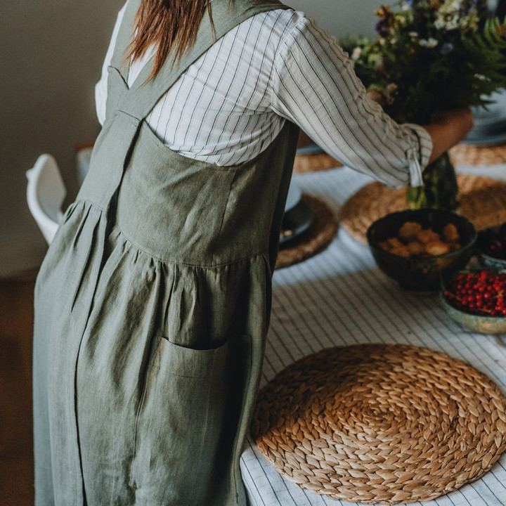 Mia dress apron in olive - 100% linen
