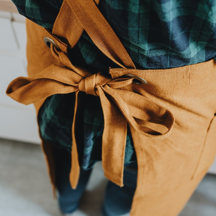 Apron for ceramics-by Lennean