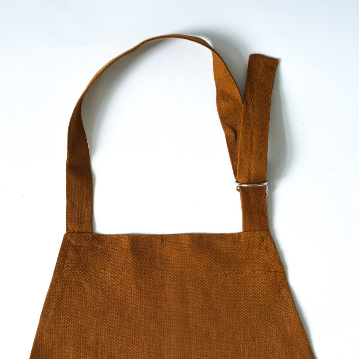 Apron for ceramics II-by Lennea