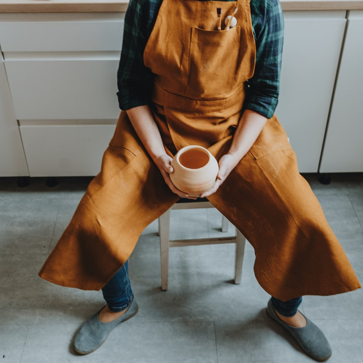 Apron for ceramics II-by Lennea