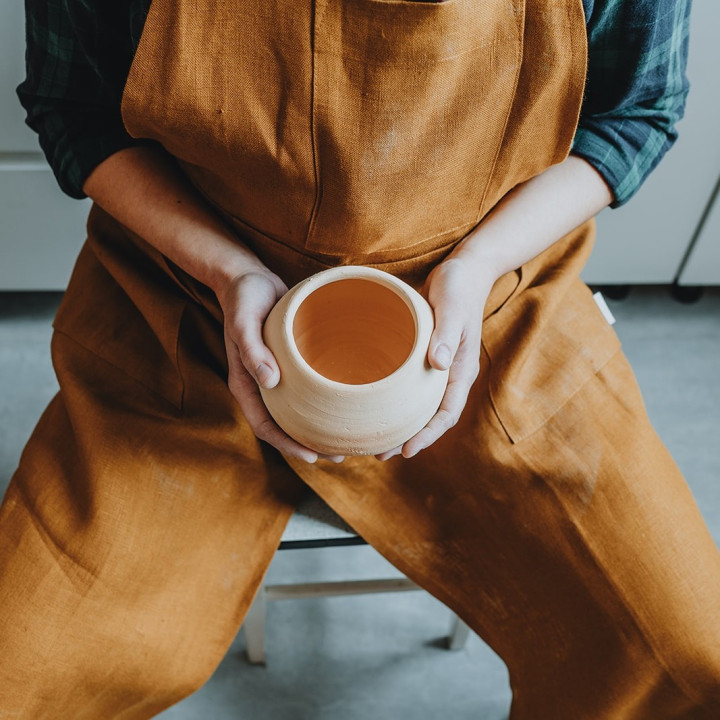 Apron for ceramics II-by Lennea