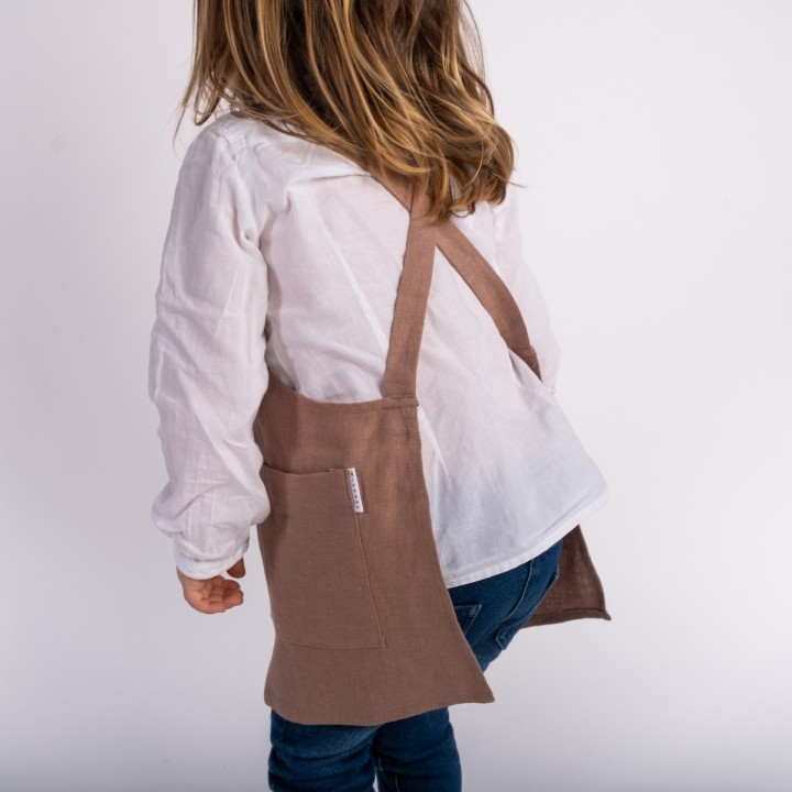 Lotta children's apron (walnut) - with braces